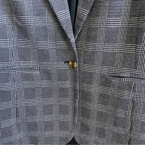 Beautiful Women’s blazer. Size XXL. Ricki’s. Fully lined. BNWT! Pockets. - Picture 5 of 8